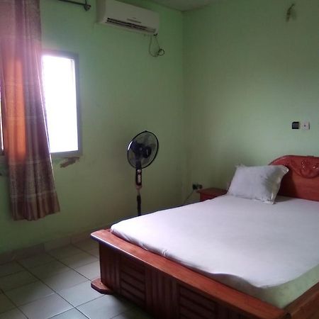 Bonabéri Hotel Kdv المظهر الخارجي الصورة